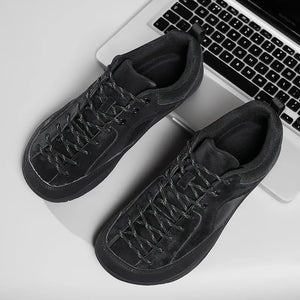 SM 330 Wide Toe Lace-Up Sneaker in black (MODEL330BLK)