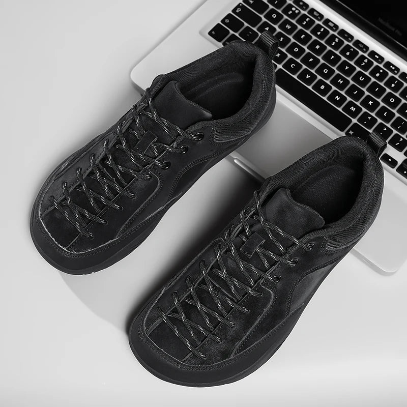 SM 330 Wide Toe Lace-Up Sneaker in black (MODEL330BLK)