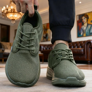 SM 110 Wide Toe Walking Sneaker